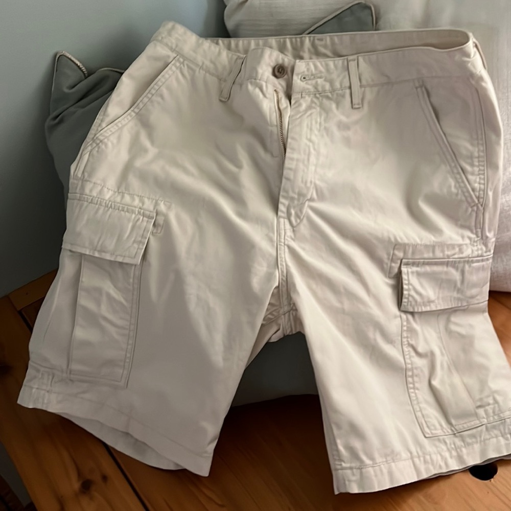 Levi’s rip stop cargo short